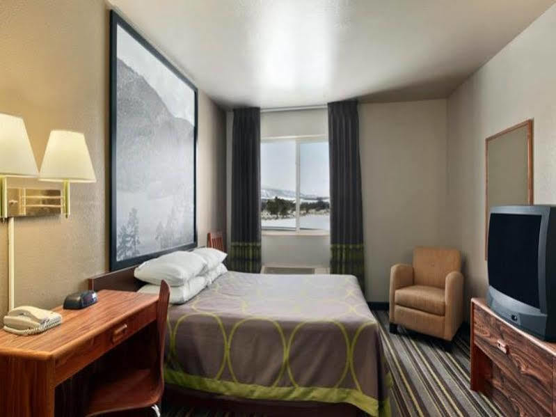 Super 8 By Wyndham Buena Vista Hotel Buitenkant foto